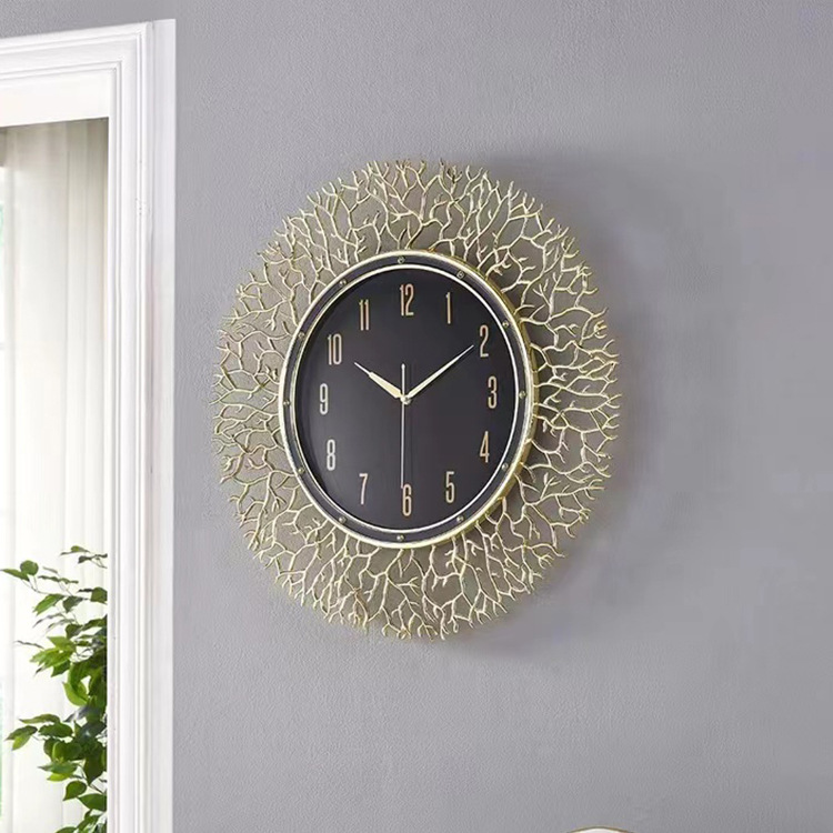 Reloj sala de estar 2023 Nuevo elegante reloj de pared de la celebridad de Internet Luz de lujo de gama alta creativa moderna decoración del hogar reloj colgante de pared