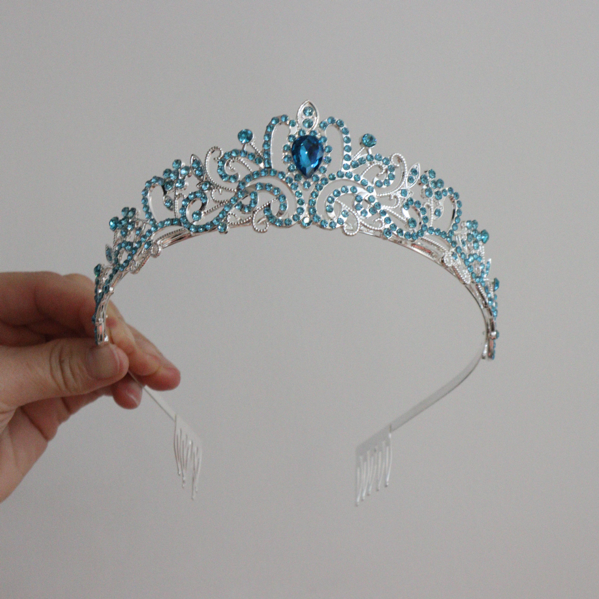 190g Weight Hair Band Hair Accessories Type Zircon Inlay Material 1 Piece Quantity Wedding, Festival Occasion Alloy Material Crown Pattern All Seasons Season Women's Gender Inlay Design Luxurious Style Luxurious Women's Crown Alloy Inlay Zircon Hair Band 6