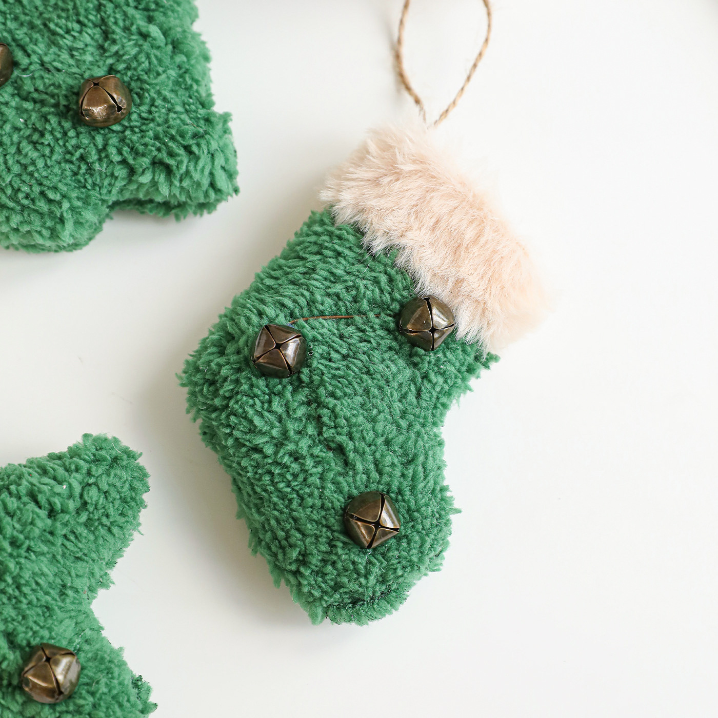 Transfronterizo americano verde bordes peluche colgante de tela bordes blancos árbol de Navidad colgante estrellas campana muñecas de dibujos animados