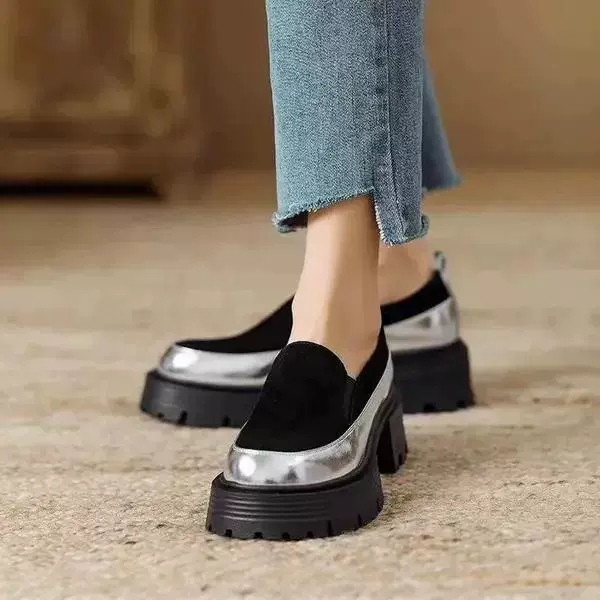 Matte black brown loafers for leisure