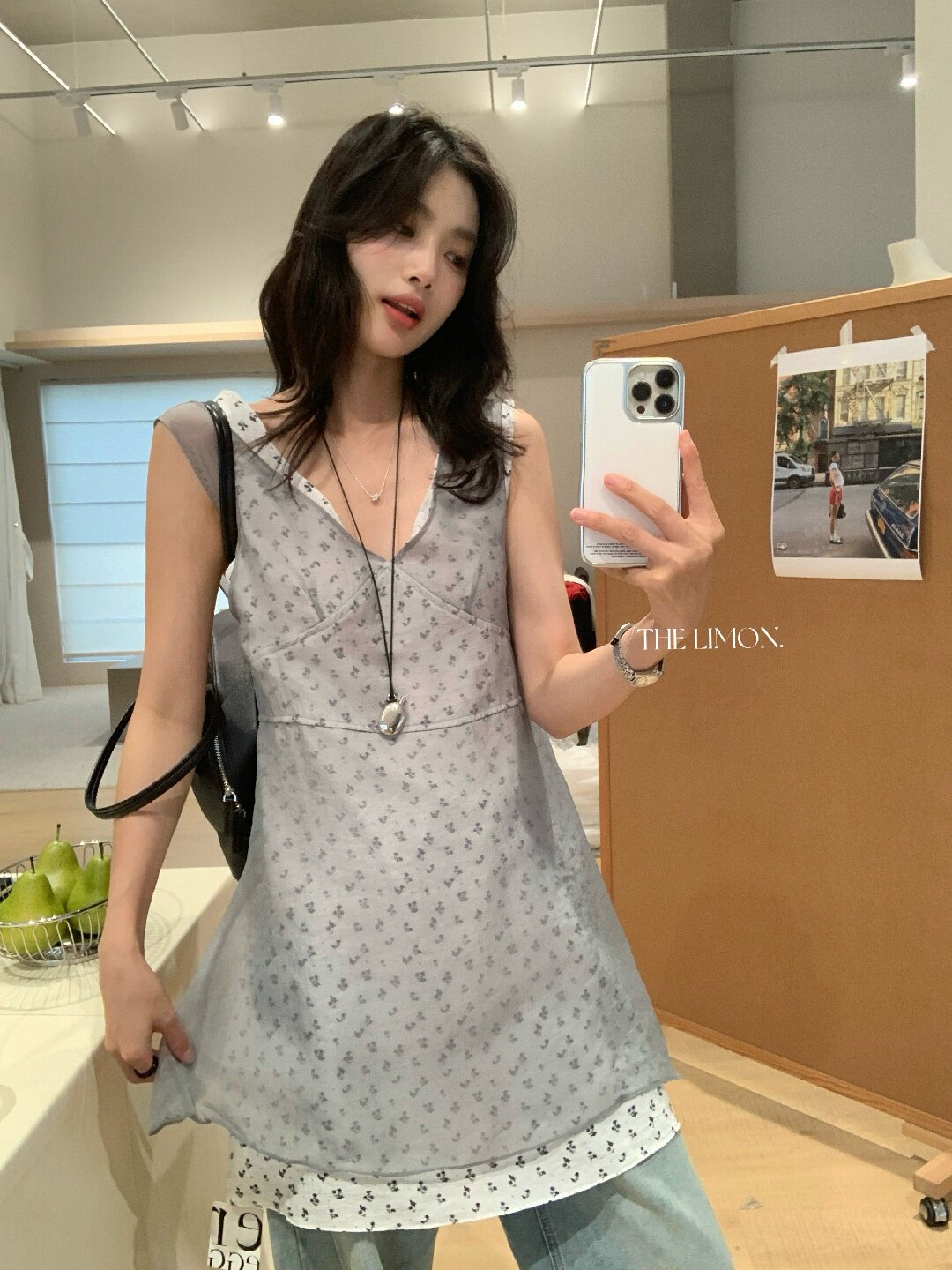 Đầm suông nữ cổ V họa tiết hoa tay loe phối ren — màu cam, màu xám chi tiết 5