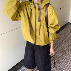 设计感连帽冲锋衣短外套女2025秋季宽松显瘦百搭休闲工装夹克上衣