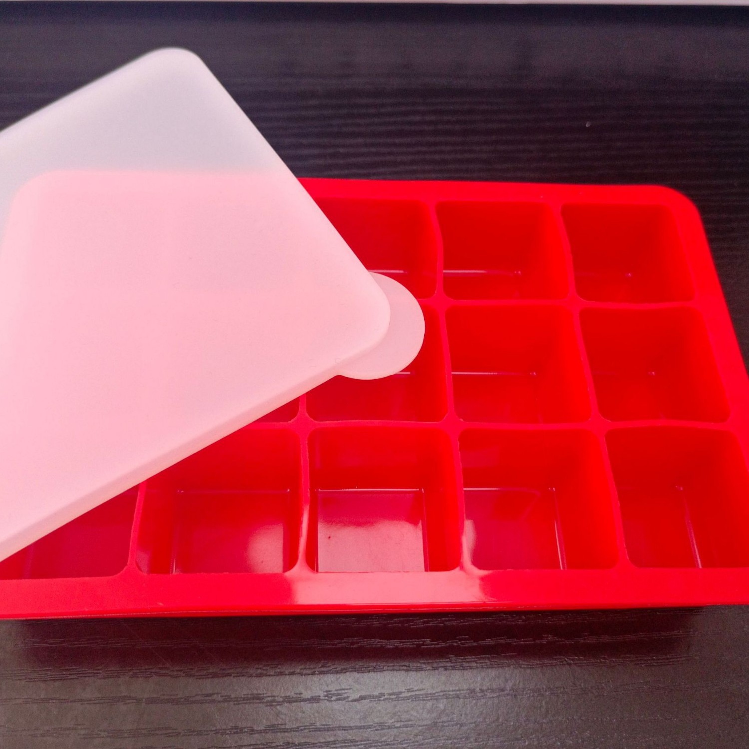 热销硅胶冰格家用储冰制冰盒厨房DIY冰块模具神器