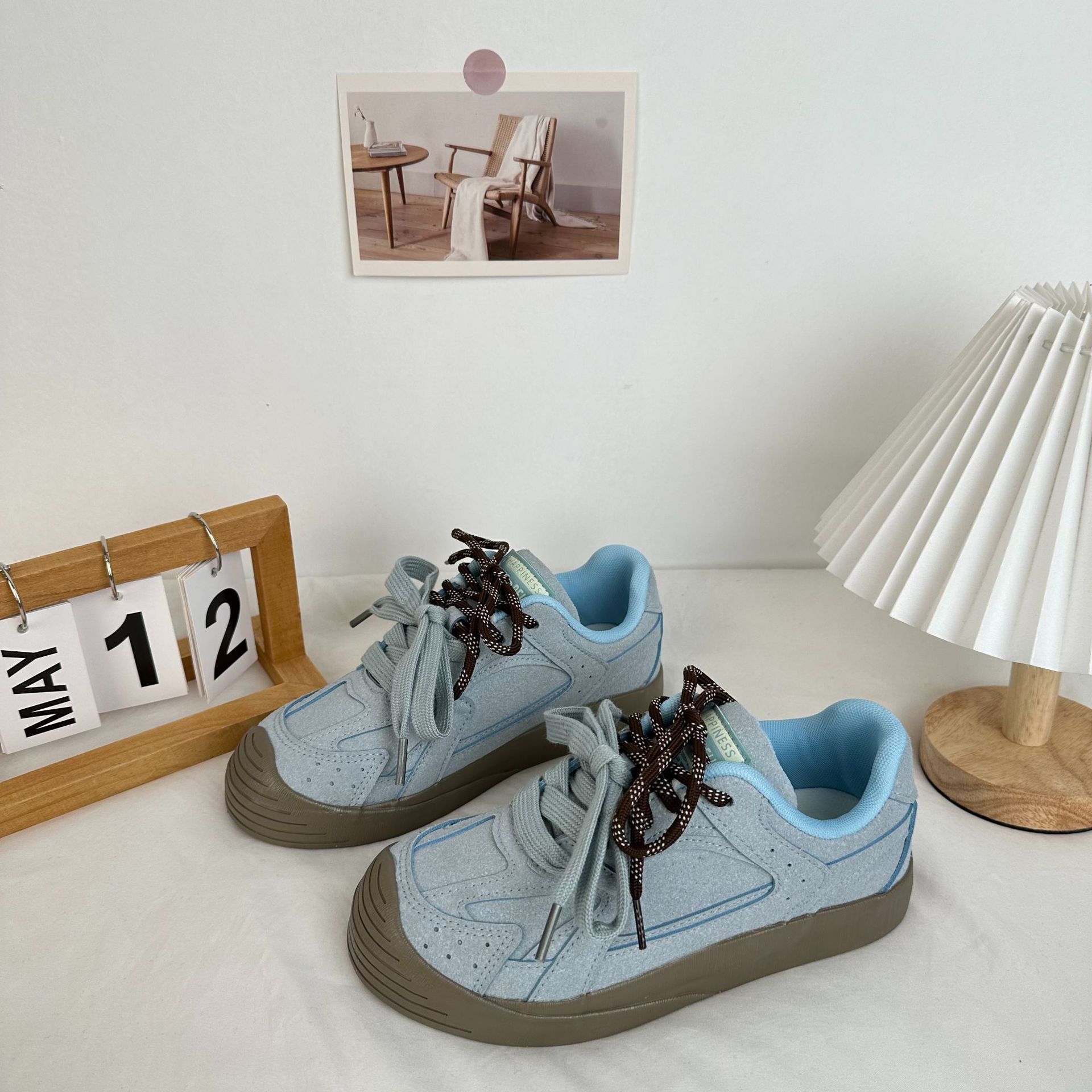 Yuanbo 2024 modelos de primavera versión coreana de los zapatos de lona estilo Harajuku, zapatos de payaso de todo fósforo para estudiantes, zapatos blancos de ocio deportivo