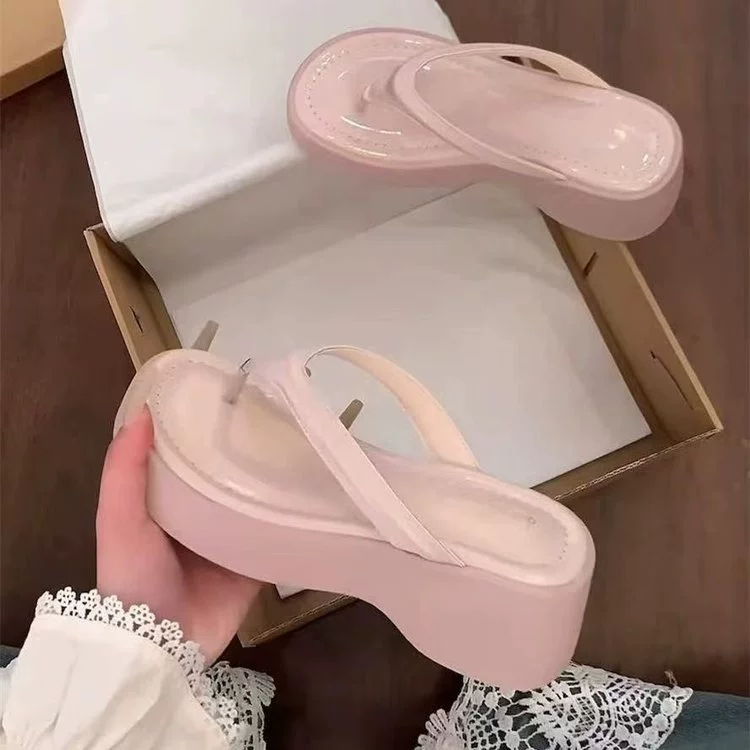 Женские летние шлепанцы на толстой подошве, увеличивающие рост, в стиле модных блоггеров, новинка лета 2025 года, высококачественные универсальные нескользящие сандалии