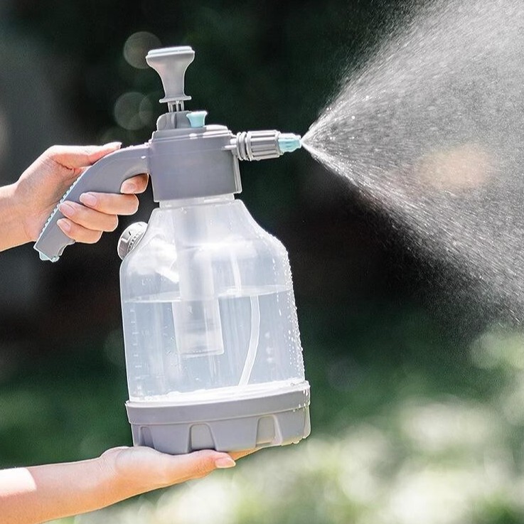 Pressure-Type Watering Can for Watering Flowers, Small Household Sprayer, High-Pressure Cleaning for Gardening, and Pesticide Application
