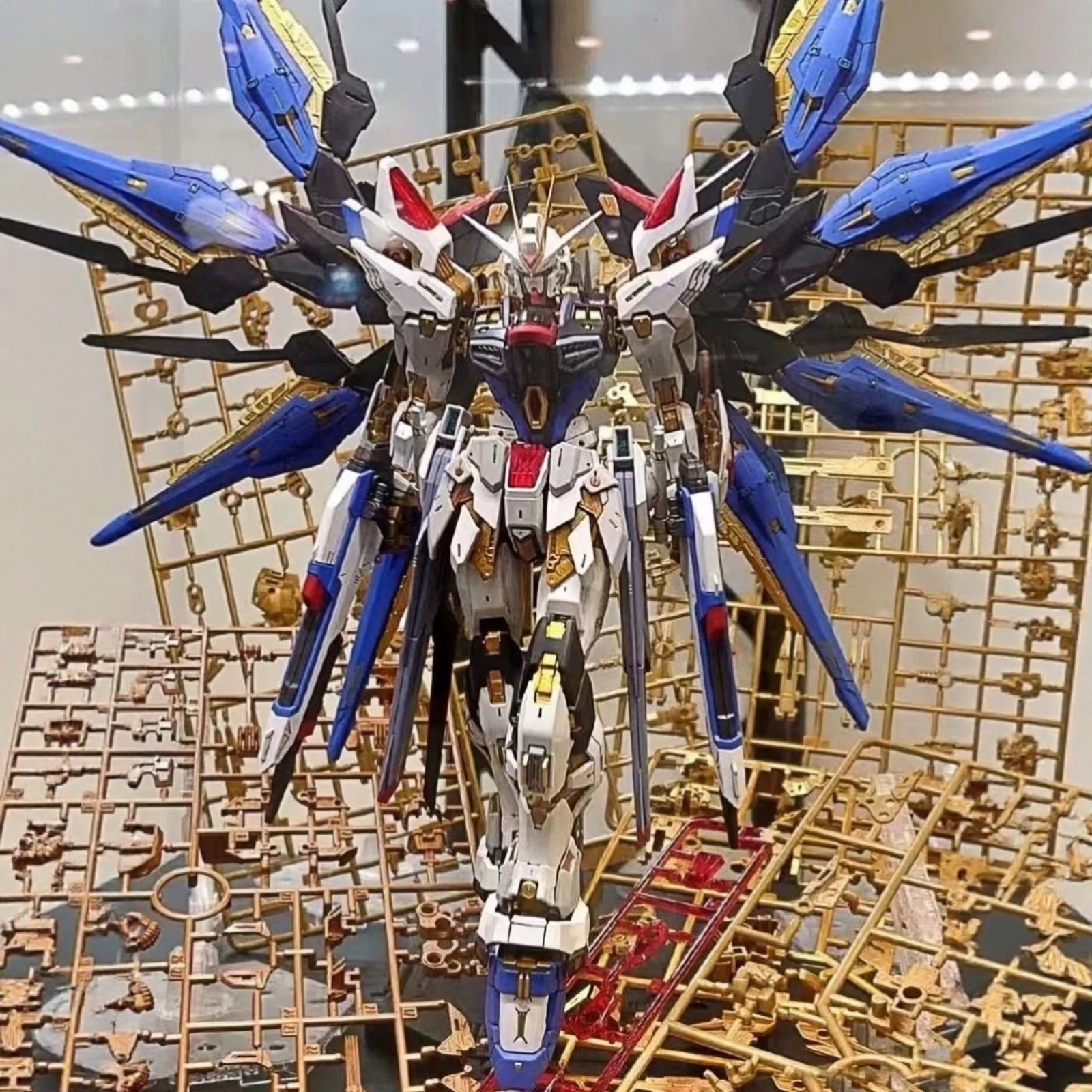 Gundam Model Strike Freedom Hg Phoenix Red Heretic Perfect Unicorn Brucoco Assembled Figure Toy