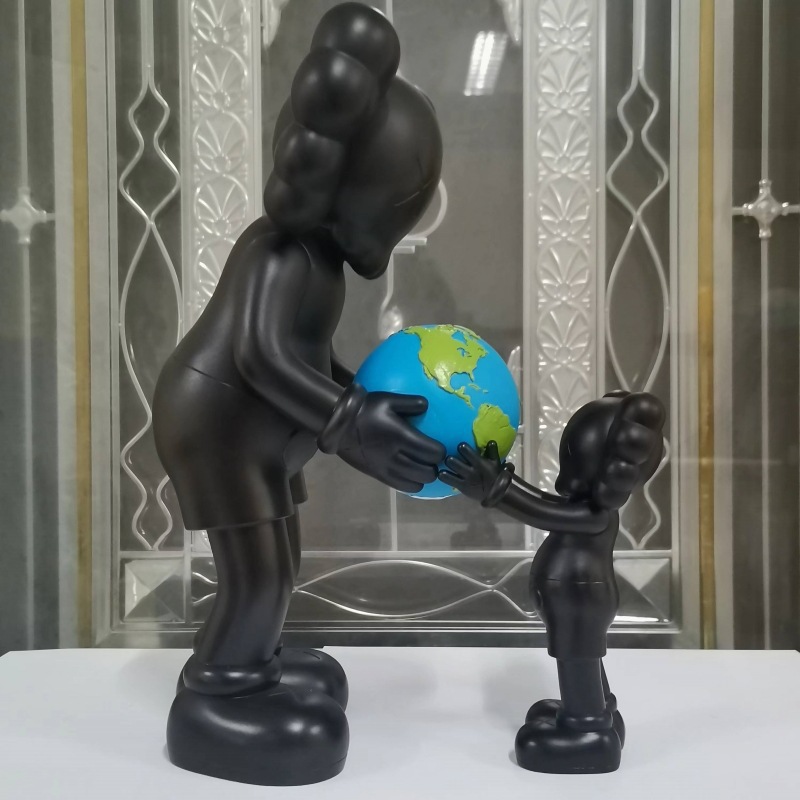 THE PROMISE 抱地球35cm-黑色盒装