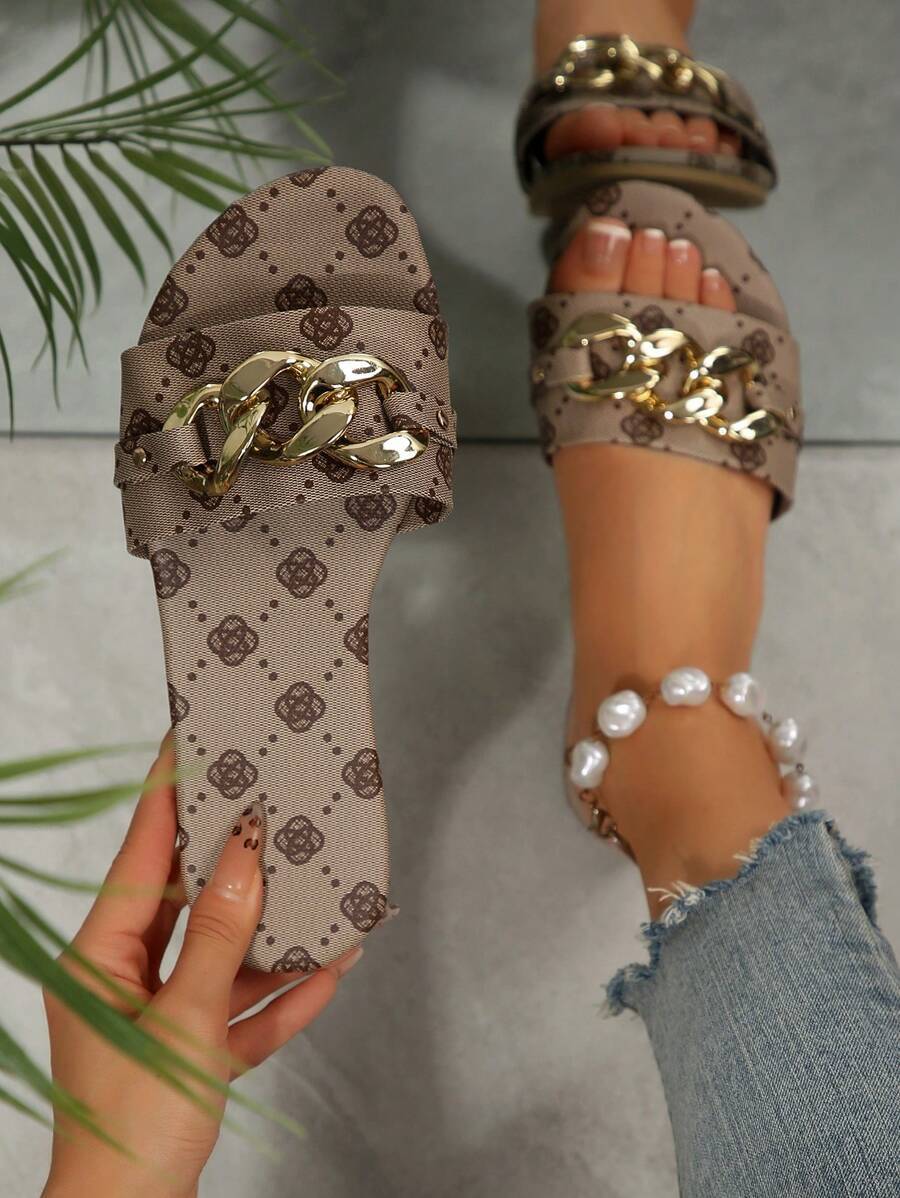 Fashionable Women's Round Toe Flat Sandals Solid Color Classic Versatile Slippers With Metallic Decoration_vogvips.com