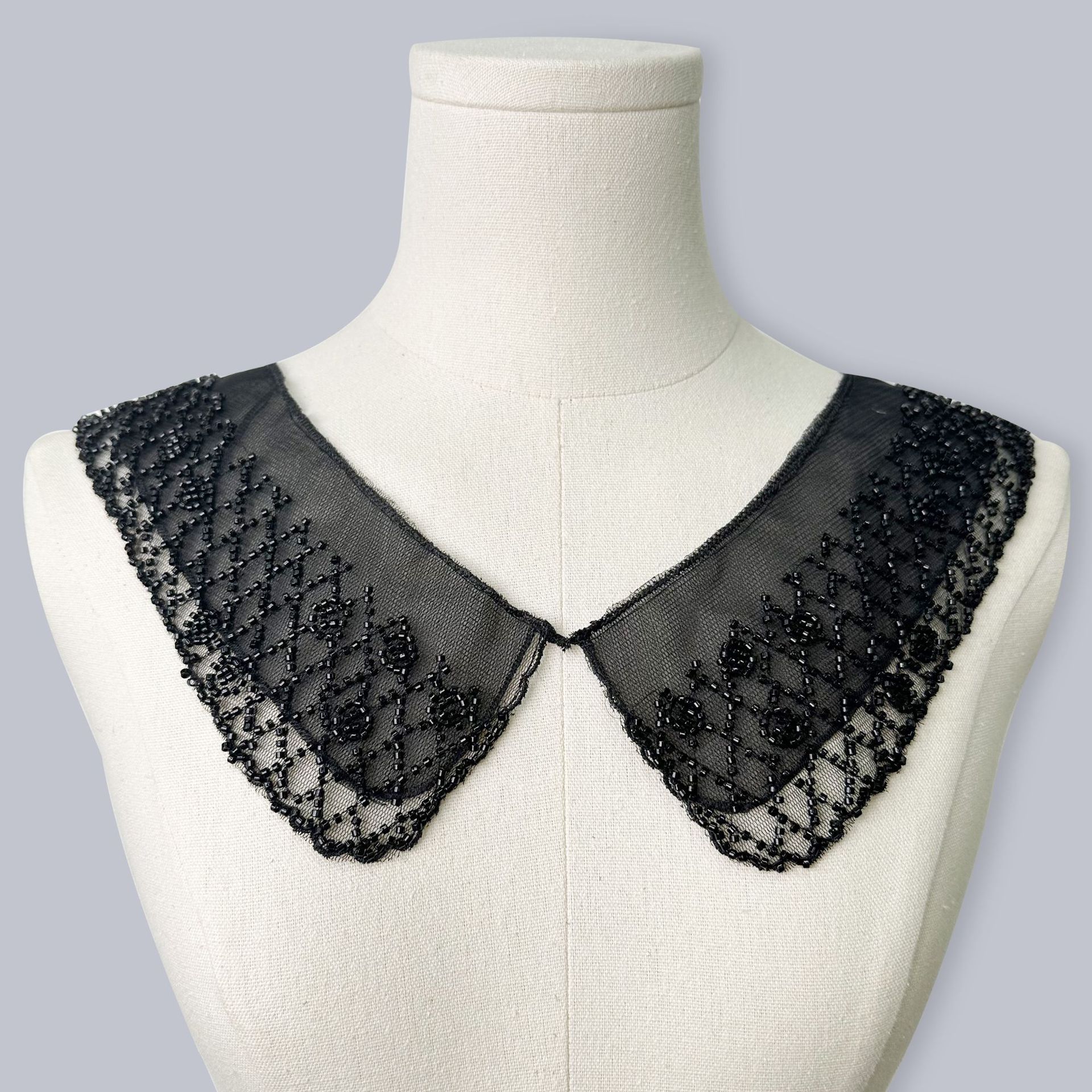 Embordado de fabricación pesada coreana anti-luz falso cuello de clavado a mano cuello de camisa de mujer decoración de collar vestido collar flor de color universal