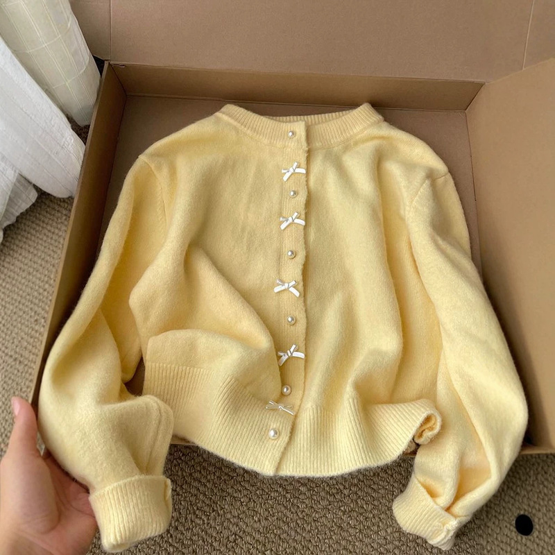 High-end goose yellow sweater for women, autumn 2026 new model, long-sleeved cardigan top