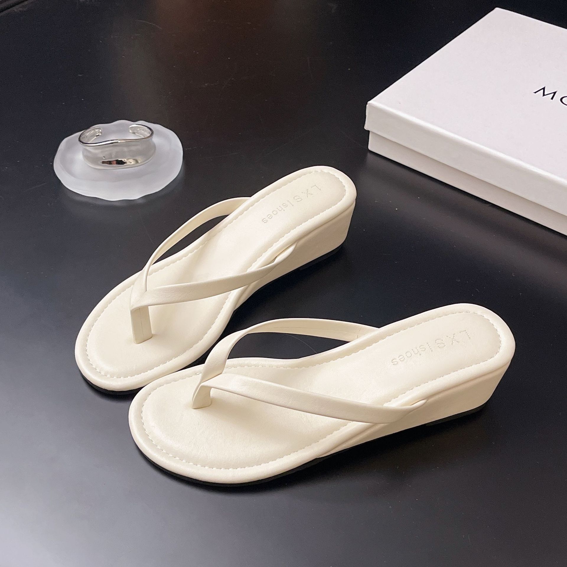 오프화이트 힐 높이 6cm