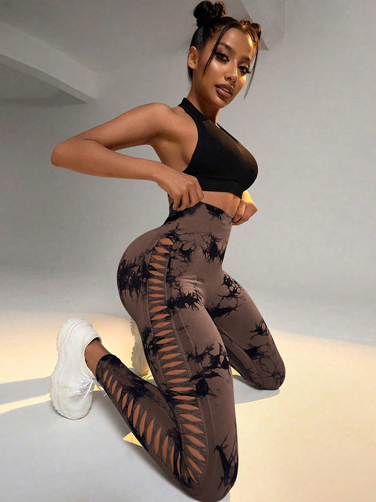 En stock pantalones de yoga tie-dye europeos y americanos huecos sin costuras medias deportivas cintura alta cadera de elevación de malla pantalones de fitness al por mayor