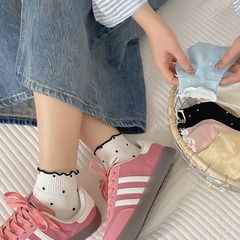 木の耳元の靴下の女性の綿の夏の薄いタイプのソックスの春と秋の波の点の少女ins潮のかわいい日系の低い靴下