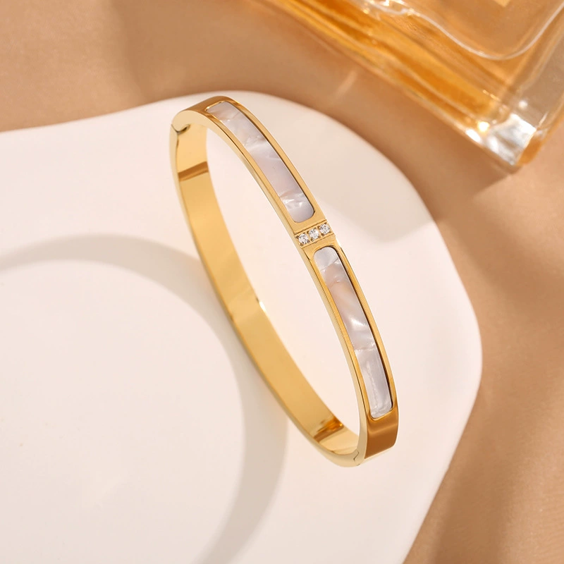 Brand design women's bracelet stainless steel, high-quality style, simple and elegant design, trend of season, does not fade