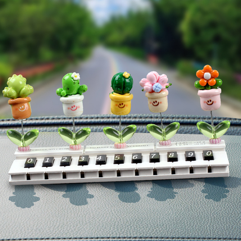 Coche sacudiendo la cabeza, decoración de plantas en macetas pequeñas, tablero de instrumentos, interior del coche, linda decoración de conejo, suministros para el coche, rojo