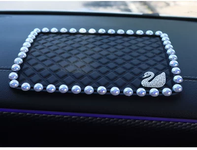 female car car ornaments — Anti-slip mat - trumpet-color-pearl-swan-1814cm