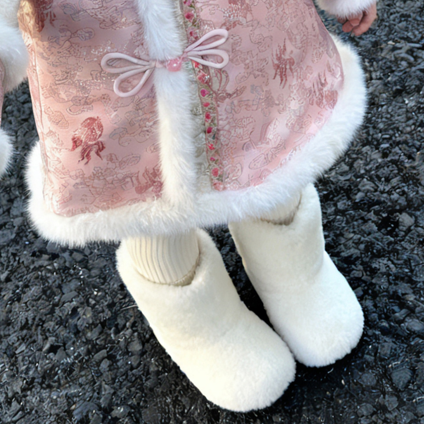 现货儿童雪地靴冬季女童加绒加厚毛毛鞋女宝宝保暖羊羔绒中筒靴潮