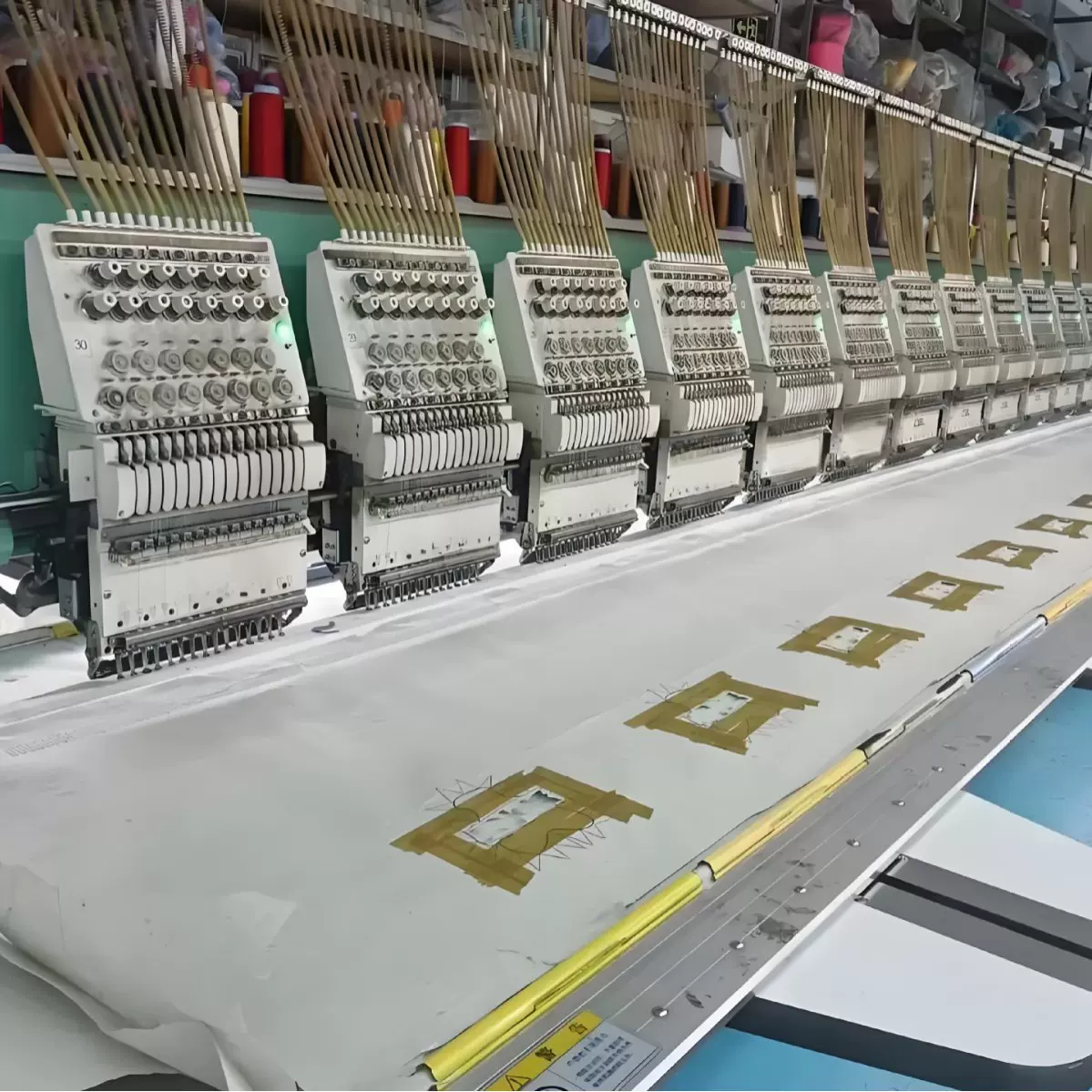 绣花机全自动操作电脑刺绣绣花机单头15针电脑自动服饰刺绣机设备