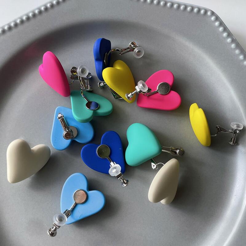 1 Pair Quantity Daily Occasion Acrylic Material 1 Pair Cute Sweet Heart Shape Solid Color Stoving Varnish Arylic Ear Studs