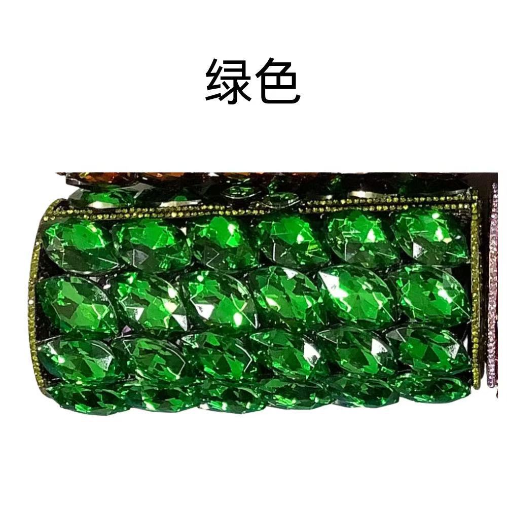 màu xanh lá cây