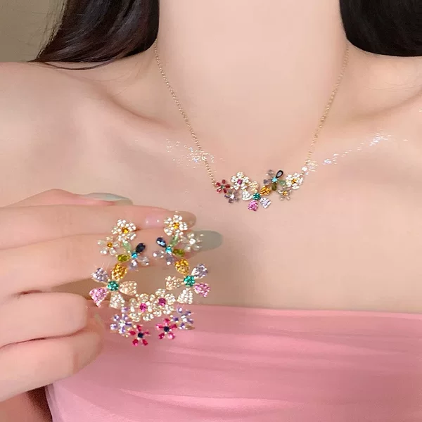 The Goddess of Beauty Has Arrived~ Dopamine Colorful Flower Necklace 2025 New Elegant Clavicle Chain Accessible Luxury Fashion Clavicle Chain