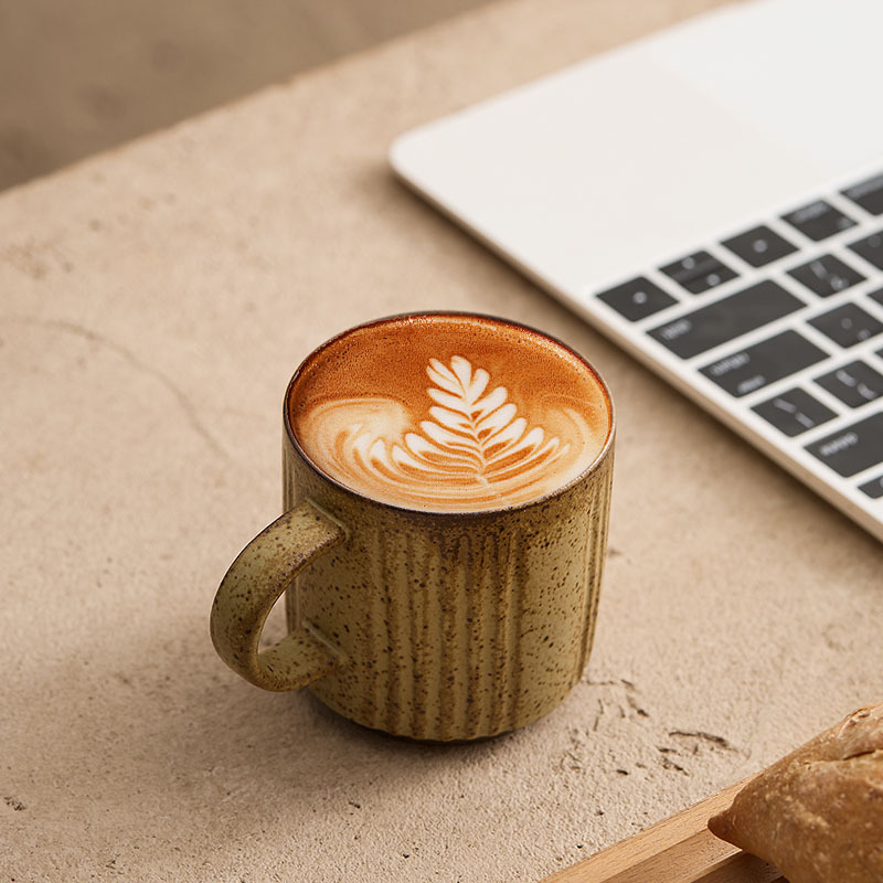 Taza de café de cerámica japonesa a mano, taza de marca retro, simple, hogar, alta calidad, taza de menú de la tarde, taza de pareja exquisita