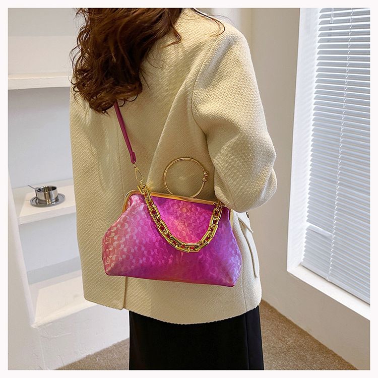 Borse da donna nuove transfrontaliere Borsa a tracolla a tracolla moda europea e americana Borsa da donna con fibbia a catena di fascia alta con texture_voghion.com