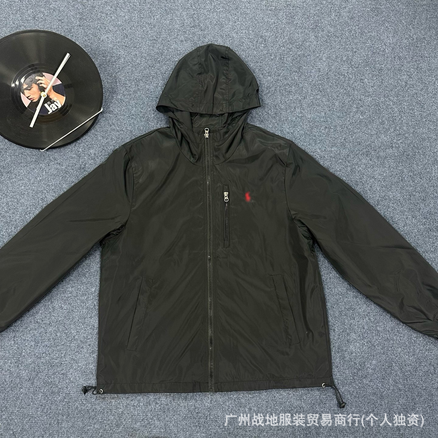 검정색 트렌치 코트