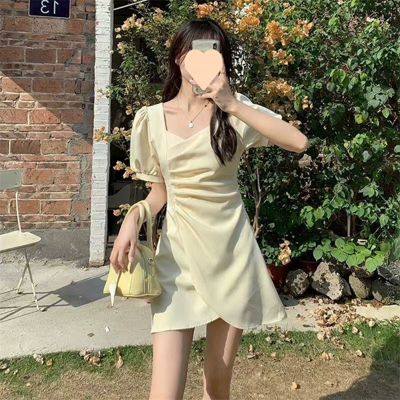 2025 новый летний стиль французское платье большого размера с квадратным воротником, плиссированное, элегантное, асимметричное, с эффектом стройнящего талии, короткая юбка