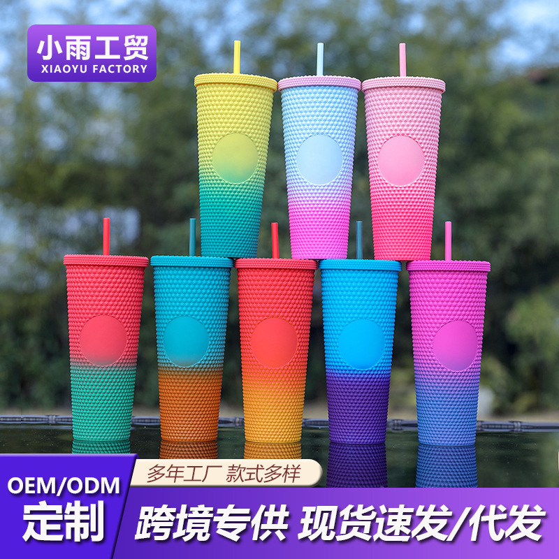 Suministro directo de fábrica Taza de agua de plástico de venta caliente Taza de mano de diamante degradado de red Taza de durian de doble capa como Xingba para niñas
