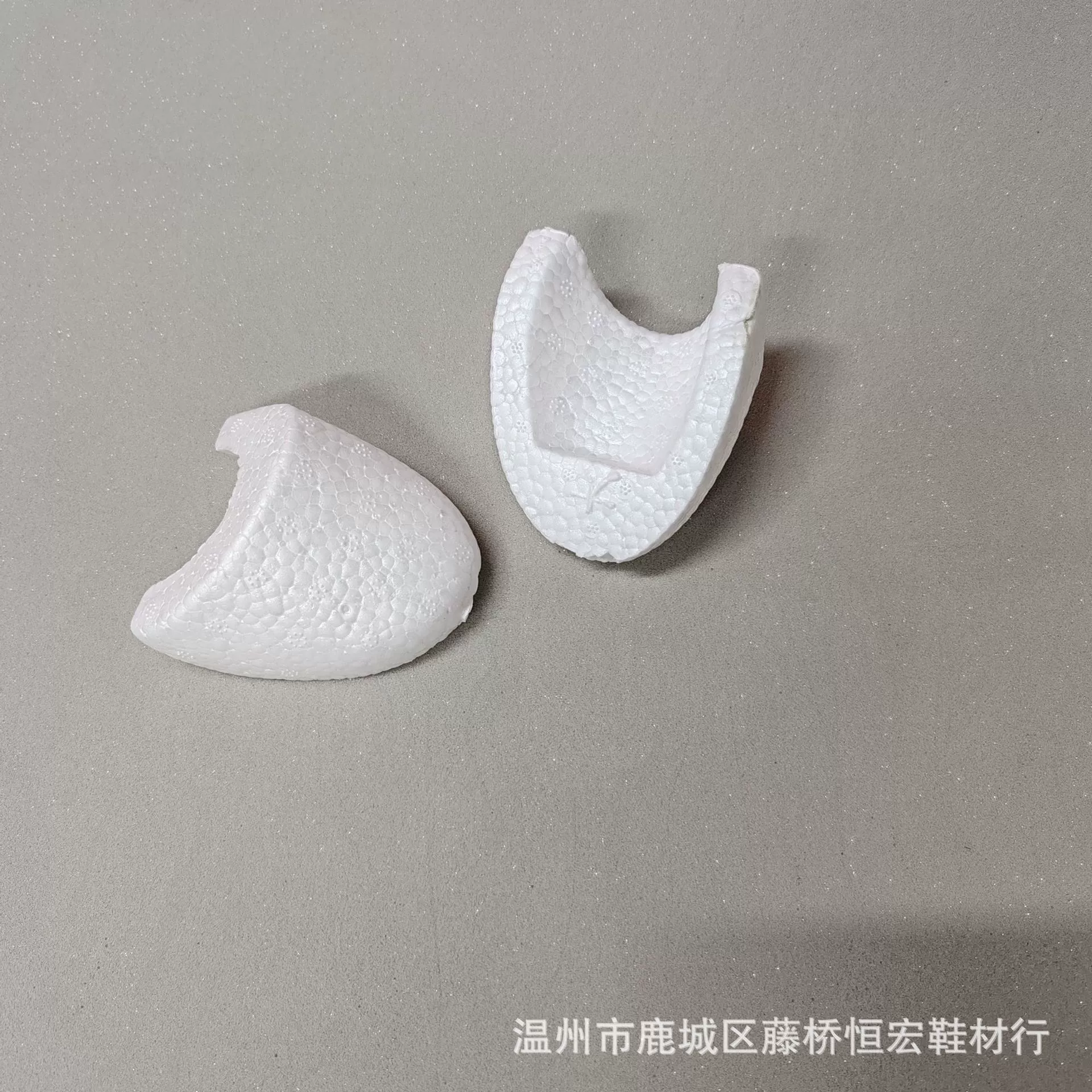 Поставляет производителю пенопластовые носилки для обуви, затычки для обуви, форма для обуви, пенопластовые носилки с острым носком, одноразовые носилки для защиты от давления носка