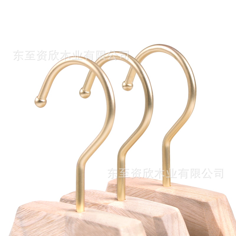 Percha de madera de alcanfor tienda de ropa ropa para el hogar colgante de madera antideslizante estante de ropa abrigo madera maciza estilo japonés al por mayor duradero