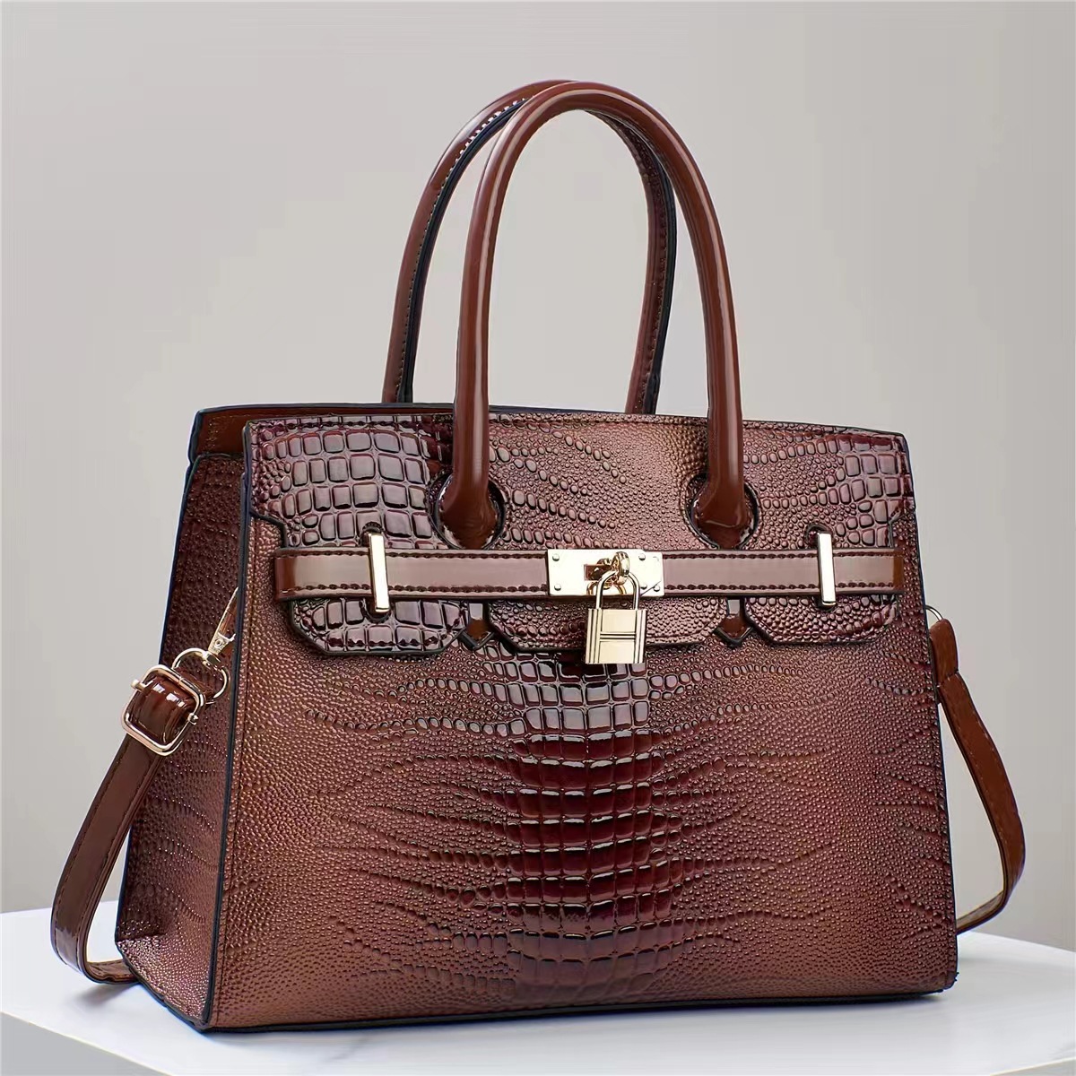 Moda Nuevo estilo de moda bolso de la nueva fábrica de temperamento madre Señora bolsa de hombro bolsa de mensajero de ventas directas de textura