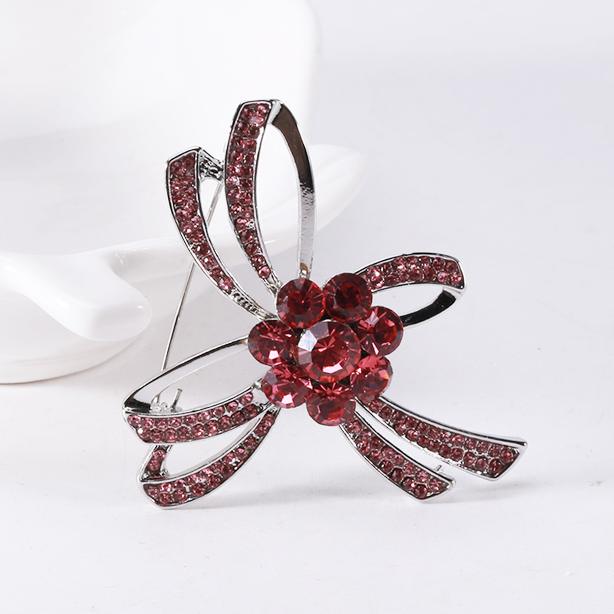 Elegant Glam Bow Knot Alloy Inlay Rhinestones Women's Brooches display picture 6