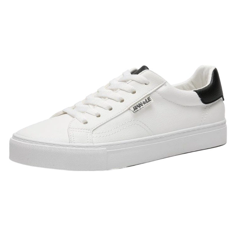 Кожаные маленькие белые туфли для женщин.