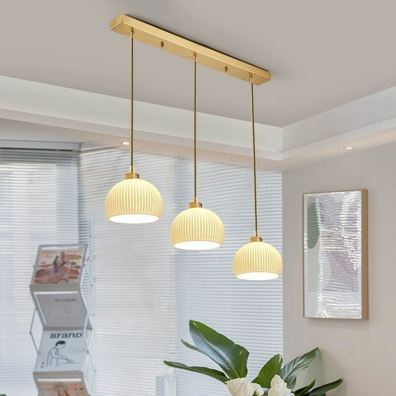 现代简约餐厅吊灯奶油新款2024网红饭厅餐桌卧室书房吧台玻璃吊灯