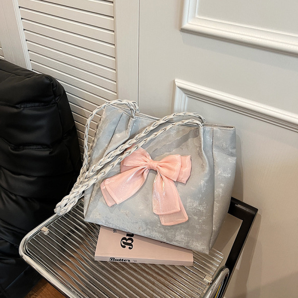 small design fashionable shoulder bag