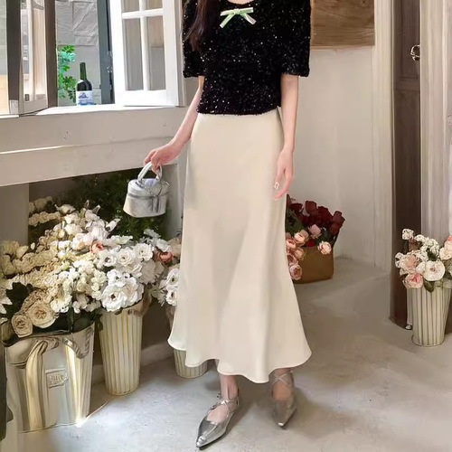 Elegant silky satin semi-slip dress for women, with a flowing medium-length summer skirt, high-waisted, slimming, versatile fish-tail style dress with a sense of sophistication.