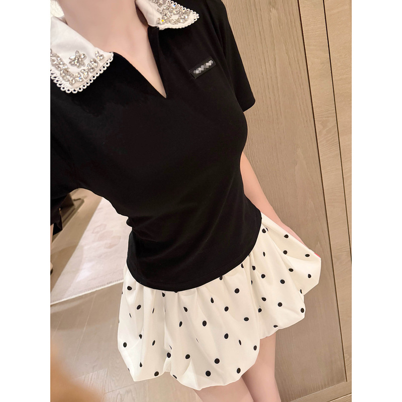 French-Style Chanel-Inspired Rhinestone V-Neck Lace Polo Shirt with Short Sleeves for Women, Featuring a Noble Temperament, Puff Sleeves, Slim Fit, and Flattering Design French-Style Chanel-Inspired Rhinestone V-Neck Lace Polo Shirt with Short Sleeves for Women, Featuring a Noble Temperament, Puff Sleeves, Slim Fit, and Flattering Design