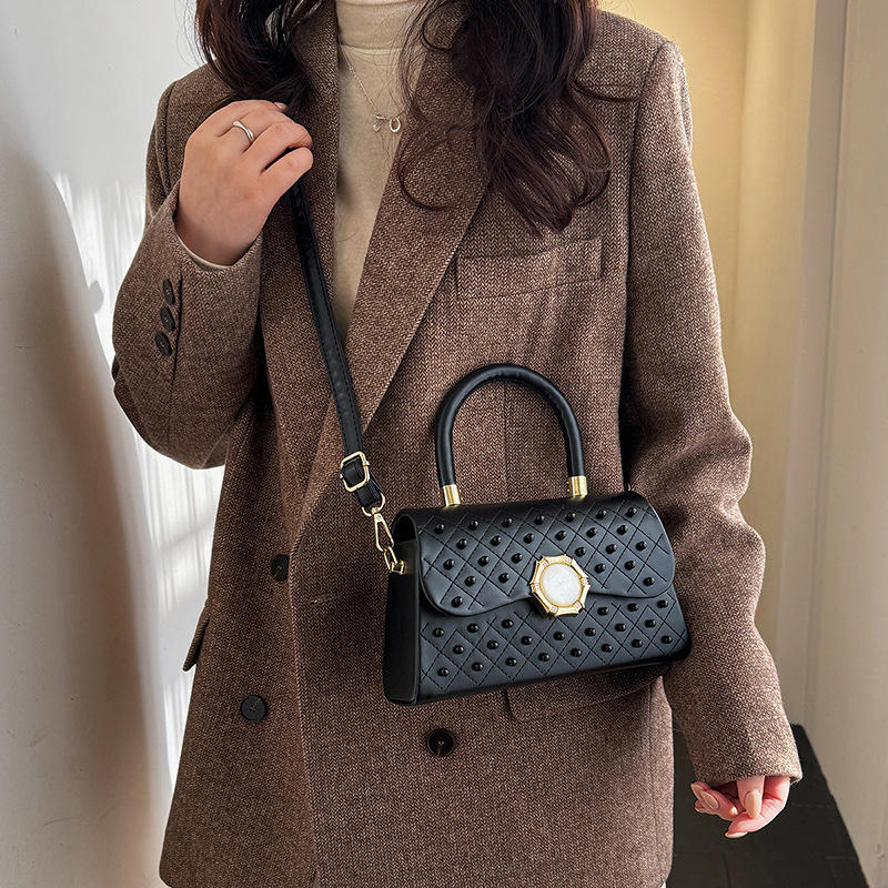 Women's Cross-Body Small Square Bag Luxury Handbag Diamond Pattern Versatile Studded Shoulder Bag New Style_voghion.com