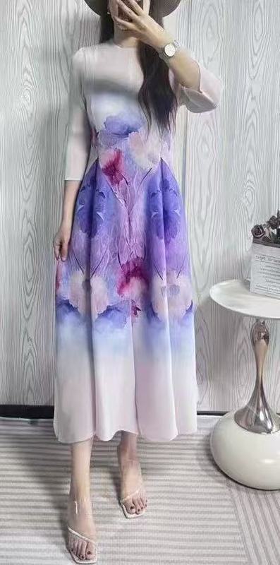 厂家直供2025秋季新款印花圆领褶皱时尚显瘦修身女装长袖连衣裙|undefined