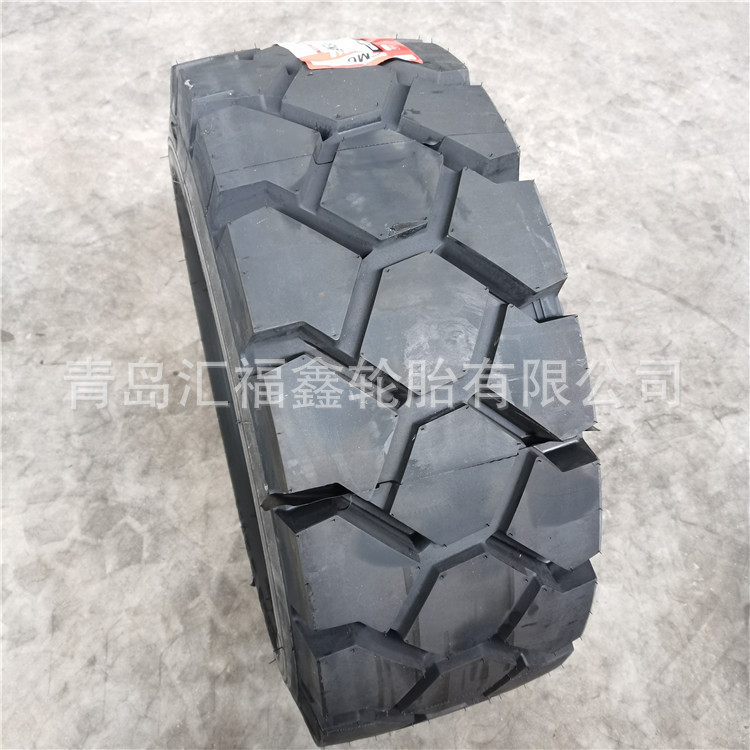 供应真空工业轮胎300 315/70R15钢丝机场拖车轮胎可配内胎