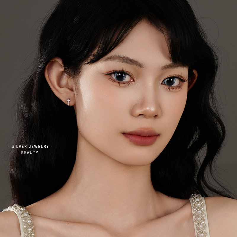 女性用ドリルクロスイヤリング S925 スターリングシルバー、トレンディでパーソナライズされた韓国スタイル、多用途、コールドスタイル、小さくて絶妙なイヤリング|undefined
