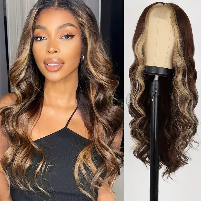 Peruca feminina longa e cacheada, estilo europeu/americano, com extensão para toda a cabeça, mechas com risca central, ondas grandes e degradê, sintética e com presilha._voghion.com