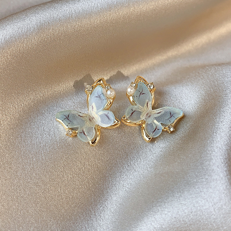 Small fresh three dimensional summer cute earrings
