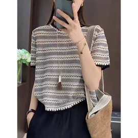 25春夏新款天丝亚麻夹条短袖女士圆领镂空设计感针织显瘦勾花上衣