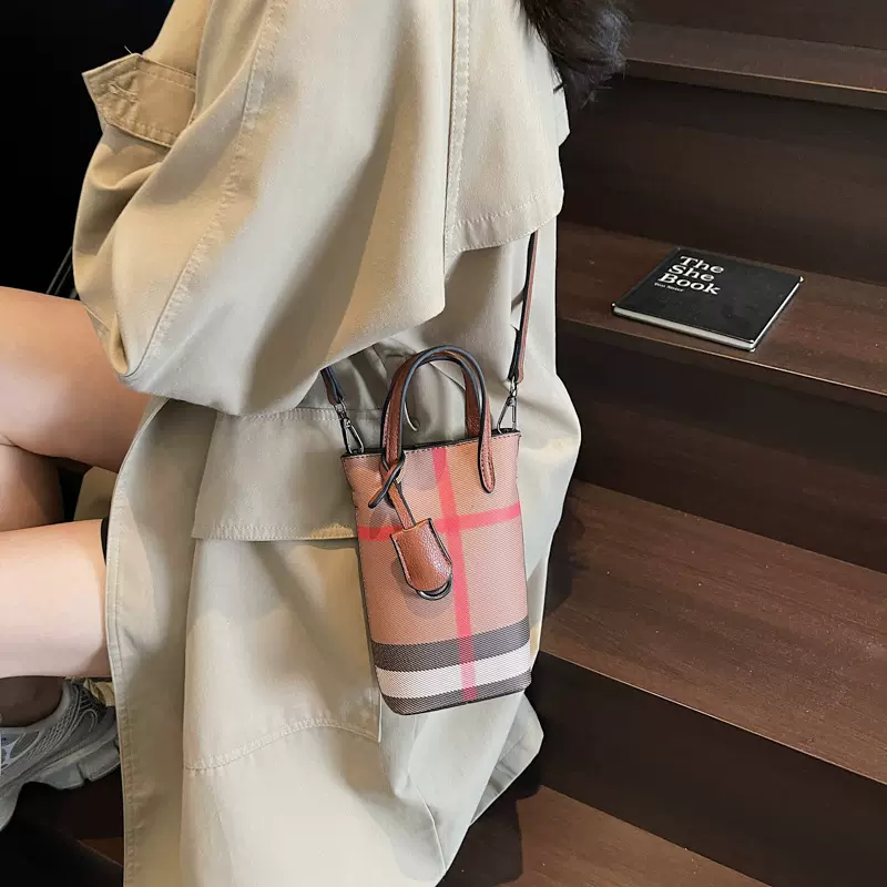 2025新款竖款格子pu单肩包质感女包时尚百搭手提单肩斜挎包小众