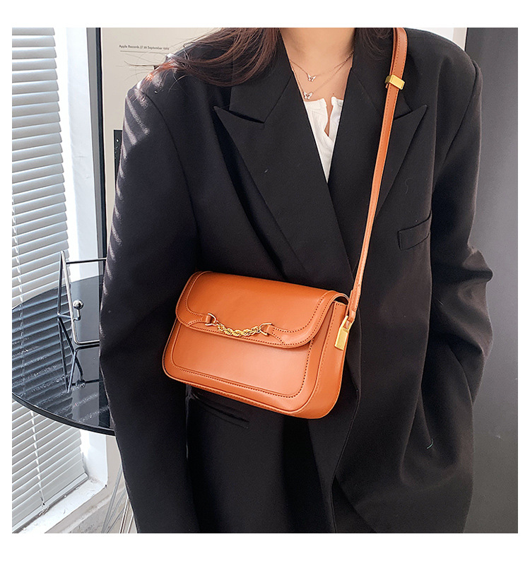 Texture Small Bag New Trendy All-match Fashion Niche Messenger Bag Small Square Bag display picture 3