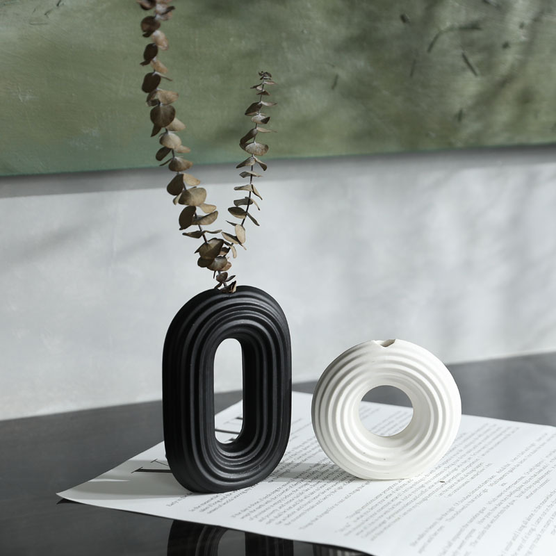 Inswind creativo en blanco y negro ornamentos de vasijas de cerámica decoración de la mesa de la sala de estar decoración de la mesa de comedor al por mayor